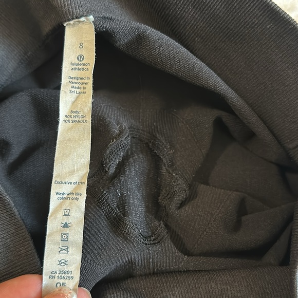 Lululemon workout capris - Picture 6 of 6